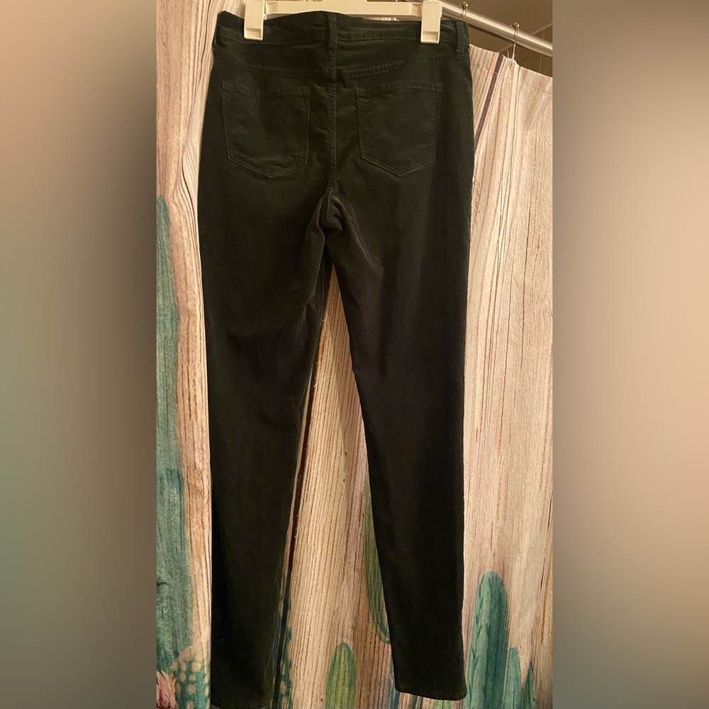 Old Navy Rockstar Skinny Leg Size 8 Tall Dark green Corduroy